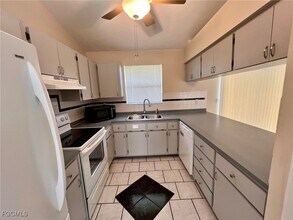 621 SW 10th Pl in Cape Coral, FL - Building Photo - Building Photo