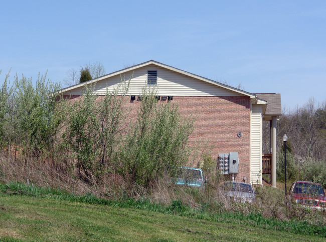 300F River Bend Rd in Charleston, WV - Building Photo - Building Photo