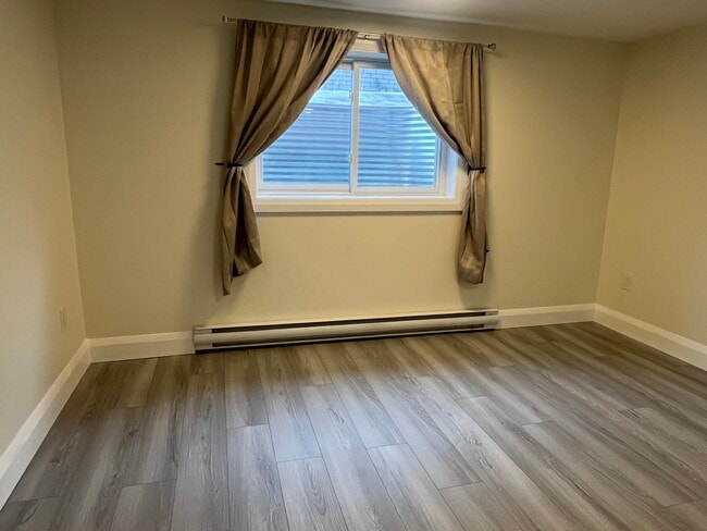 property at 944 Fairlawn Av