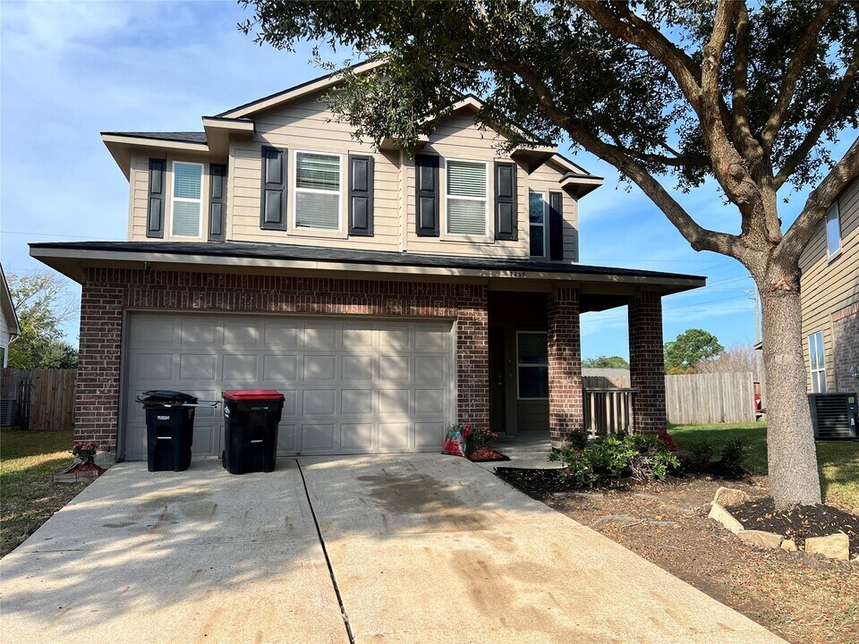 7459 Tonsley Springs Dr in Cypress, TX - Building Photo