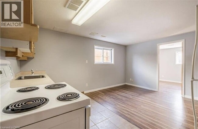 87(A) TAMVALE Crescent in Kitchener, ON - Building Photo - Building Photo