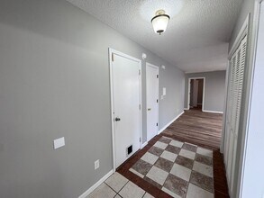 907 Coventry Ct in Warrensburg, MO - Building Photo - Building Photo