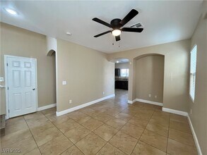 2523 N Madre Grande St in Las Vegas, NV - Building Photo - Building Photo