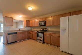 303 Caldwell Loop in Jacksonville, NC - Building Photo - Building Photo