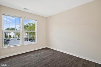 7641 Fairbrook Rd in Woodlawn, MD - Building Photo - Building Photo