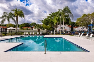 Savannah Place Apartments in Boca Raton, FL - Building Photo - Building Photo