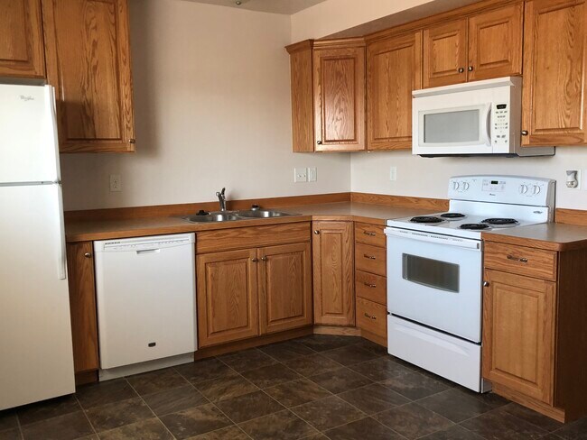 610 E Lagoon St in Roosevelt, UT - Building Photo - Building Photo