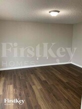 7094 Shady Pine Ct in Jacksonville, FL - Building Photo - Building Photo