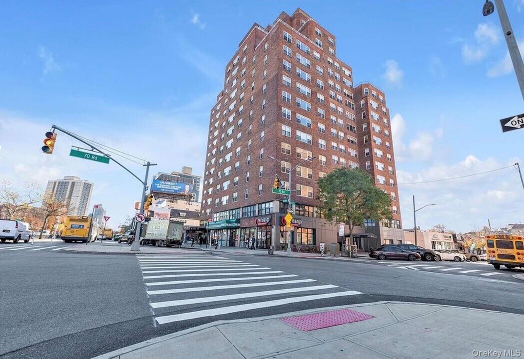 10740 70th Rd in Queens, NY - Building Photo