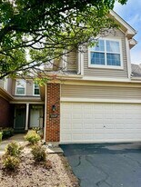 2864 Church Rd in Aurora, IL - Building Photo