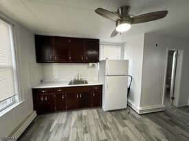 89 Getty Ave in Clifton, NJ - Building Photo