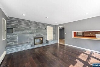 11 Longview Trail in Branchville, NJ - Building Photo - Building Photo