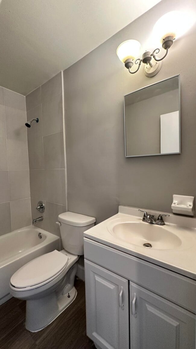 143 NE 6th Ave in Boynton Beach, FL - Foto de edificio - Building Photo