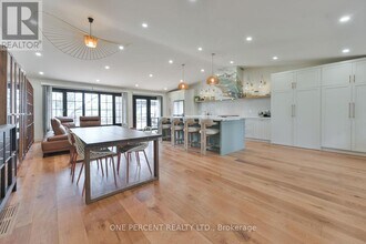 43 Lakeview Ave in Gormley, ON - Building Photo - Building Photo