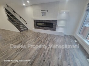 3213 Kulay Way SW in Edmonton, AB - Building Photo - Building Photo