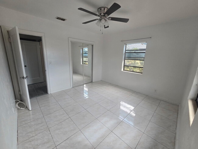 property at 1006 N J St