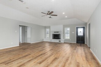 22 Westwood Dr W in Trinity, TX - Building Photo - Building Photo