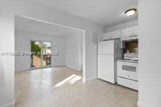 2430 SW 9th St, Unit 10 in Miami, FL - Building Photo