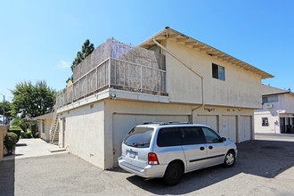 7341 Toulouse Dr in Huntington Beach, CA - Building Photo - Building Photo