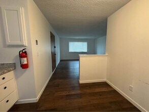 935 Boston Way in Coralville, IA - Building Photo - Building Photo