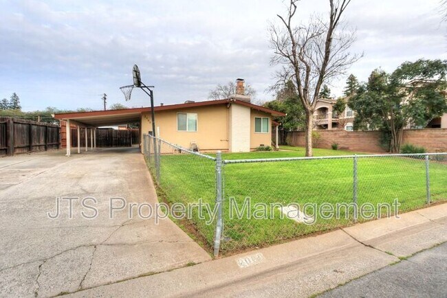 2000 Belcot Rd in Sacramento, CA - Building Photo - Building Photo