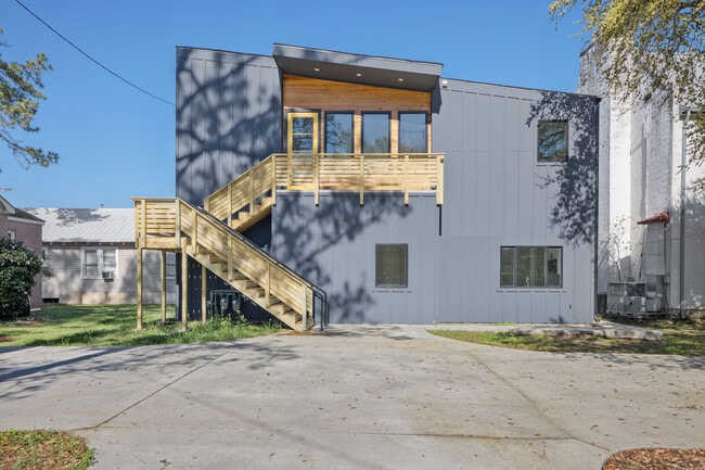 306 W Taft St, Unit B in Lafayette, LA - Foto de edificio - Building Photo