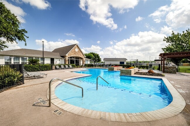 property at 3419 Fountains Dr