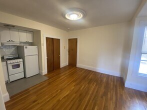 379 Harvard St, Unit 3 in Cambridge, MA - Foto de edificio - Building Photo