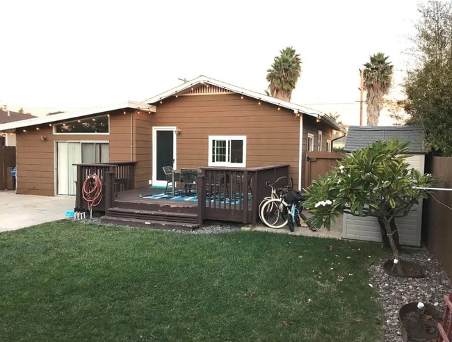 525 Brooks St in Oceanside, CA - Building Photo - Building Photo