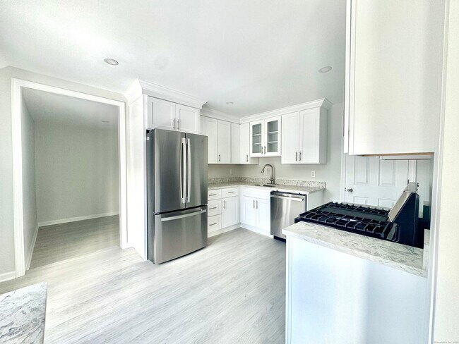 47 Park St-Unit -#2 in West Haven, CT - Building Photo - Building Photo