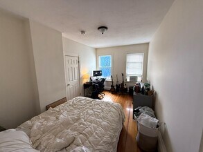 61 Webster Ave, Unit 1r in Somerville, MA - Building Photo - Building Photo