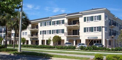 Charleston Square in Naples, FL - Building Photo - Building Photo