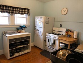 3358 N Downer Ave in Milwaukee, WI - Building Photo - Building Photo