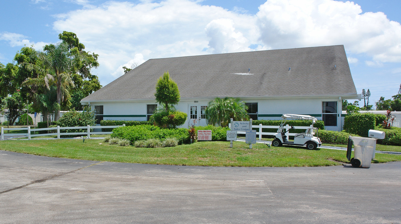 Celebration Townhomes in Margate, FL - Foto de edificio