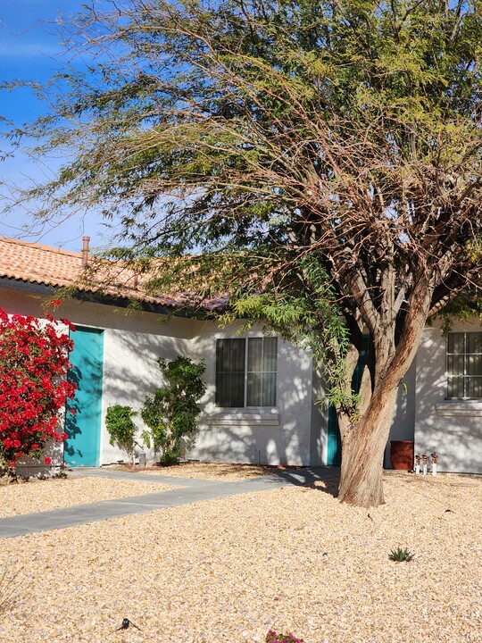 15500 Avenida Rambla in Desert Hot Springs, CA - Foto de edificio