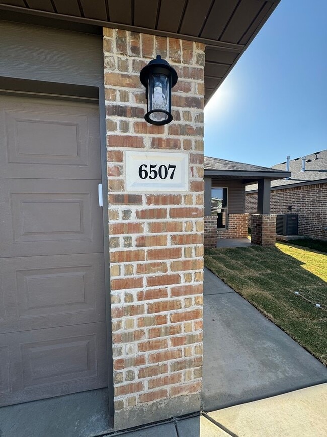 6507 Athens St in Timbercreek Canyon, TX - Building Photo - Building Photo