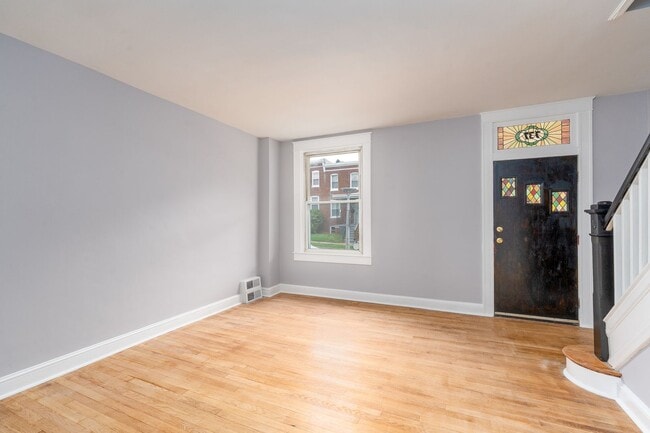 737 E 37th St in Baltimore, MD - Building Photo - Building Photo
