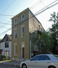 2342 Wilder Ave in Cincinnati, OH - Building Photo - Building Photo