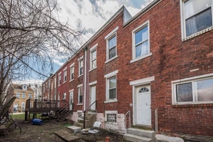 6 Davis Row in Pittsburgh, PA - Building Photo