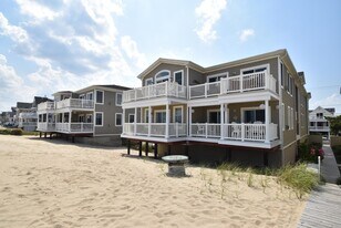 239 Beach Front, Unit 4 in Point Pleasant Beach, NJ - Building Photo