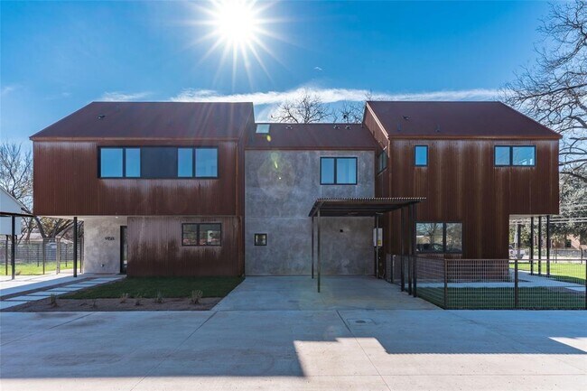 915 Tillery St in Austin, TX - Building Photo - Building Photo
