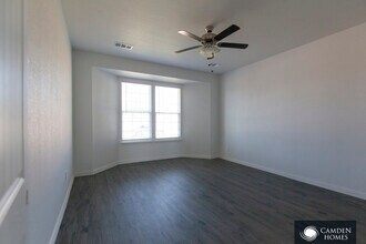 217 Mina St in Red Oak, TX - Building Photo - Building Photo
