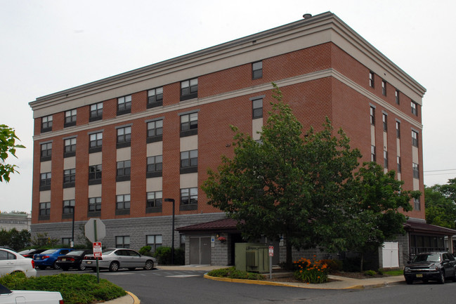 Fallon Manor in Keansburg, NJ - Foto de edificio - Building Photo