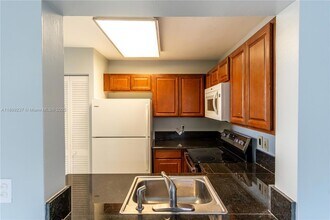 14913 SW 104th St, Unit 1622 in Miami, FL - Building Photo - Building Photo