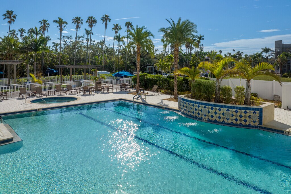 Edison Grand Apartments in Ft. Myers, FL