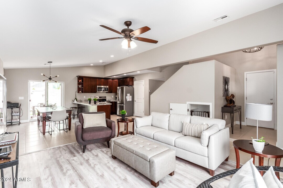 2644 E Sylvia St in Phoenix, AZ - Building Photo