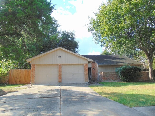 property at 3247 Hunters Glen Dr