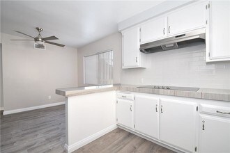 1136 W 10th St in San Pedro, CA - Building Photo - Interior Photo