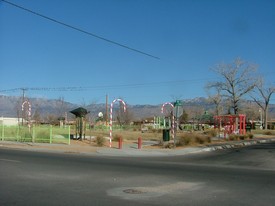 601-603 San Pedro Dr SE in Albuquerque, NM - Foto de edificio - Building Photo