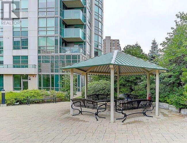 208 Enfield Pl in Mississauga, ON - Building Photo - Building Photo